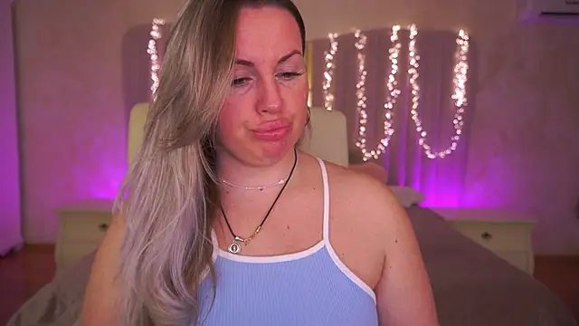 KiraCandyS online show from March 19, 2026, 9:15 pm