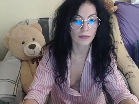 Emmatoo online show from January 11, 2026, 6:48 pm