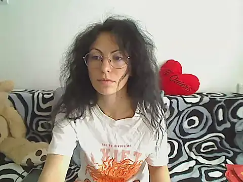 Emmatoo online show from April 12, 2026, 9:12 am