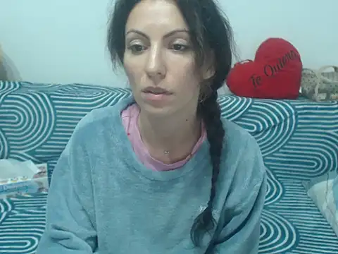Snapshot of Emmatoo chatting on May 15, 2026, 11:03 pm Emmatoo online show from May 15, 2026, 11:03 pm