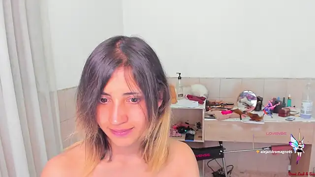 Snapshot of linnie_ chatting on September 19, 2025, 10:25 pm linnie  online show from September 19, 2025, 10:25 pm