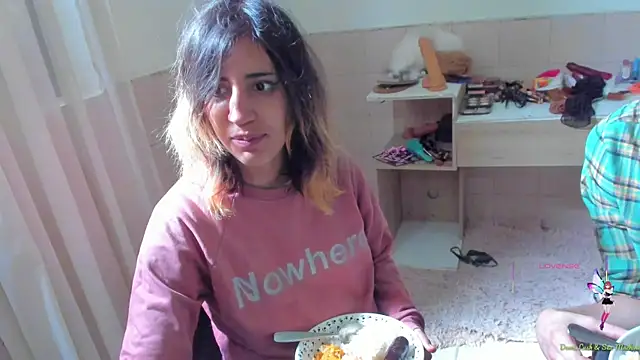 Snapshot of linnie_ chatting on September 17, 2025, 7:49 pm linnie  online show from September 17, 2025, 7:49 pm