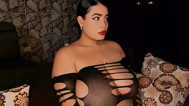 Snapshot of Emmacamille chatting on March 1, 2025, 1:22 am Emmacamille online show from March 1, 2025, 1:22 am