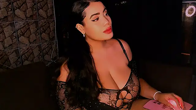 Snapshot of Emmacamille chatting on February 23, 2025, 4:50 am Emmacamille online show from February 23, 2025, 4:50 am