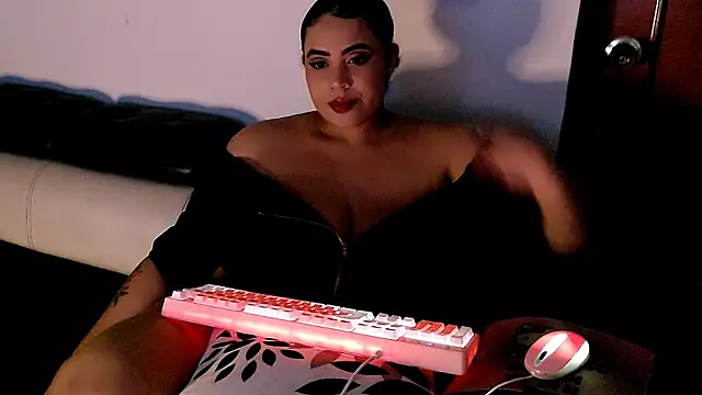 Snapshot of Emmacamille chatting on September 29, 2025, 6:31 am Emmacamille online show from September 29, 2025, 6:31 am