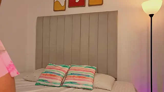 Snapshot of amy_robertz chatting on February 27, 2026, 1:28 am amy robertz online show from February 27, 2026, 1:28 am