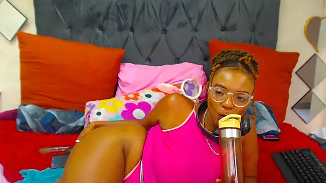 Snapshot of SAVAGExBOO chatting on March 19, 2025, 3:19 pm SAVAGExBOO online show from March 19, 2025, 3:19 pm