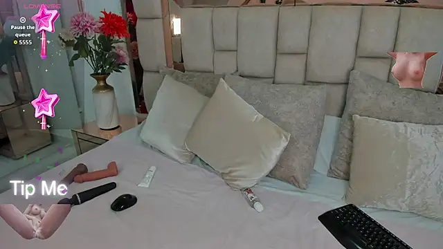 sofia samuels online show from March 10, 2026, 10:25 pm