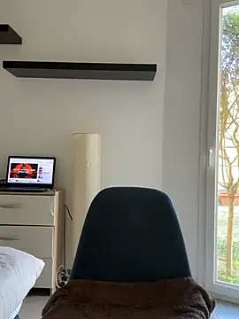 Snapshot of Eyline chatting on April 8, 2026, 9:11 am Eyline online show from April 8, 2026, 9:11 am