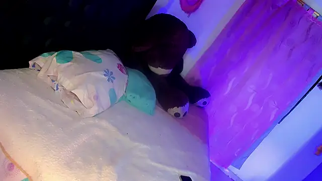 Snapshot of Maryonthemoon chatting on March 6, 2025, 2:19 am Maryonthemoon online show from March 6, 2025, 2:19 am