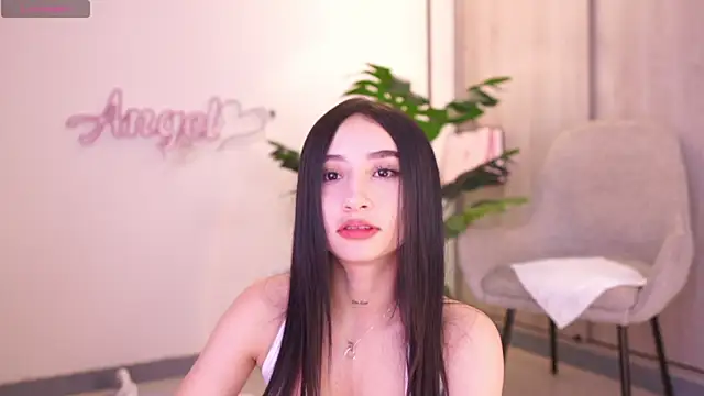 Angeeel  online show from September 19, 2025, 5:28 pm