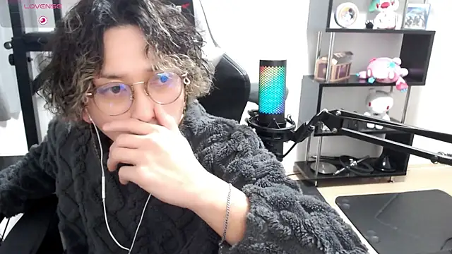 Snapshot of Shizukuu chatting on March 12, 2025, 12:57 pm Shizukuu online show from March 12, 2025, 12:57 pm