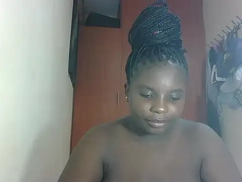 hotebbbyy online show from May 13, 2026, 12:23 pm