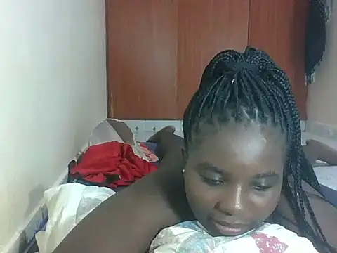 hotebbbyy online show from May 14, 2026, 12:35 pm