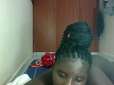 hotebbbyy online show from May 14, 2026, 12:29 am