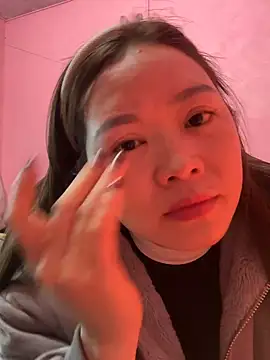 Hellen 111 online show from February 12, 2025, 3:07 am