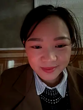 Hellen 111 online show from November 22, 2025, 5:06 am