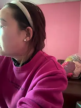 Hellen 111 online show from March 3, 2025, 7:13 am