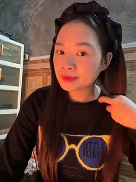 Hellen 111 online show from November 6, 2025, 2:15 am