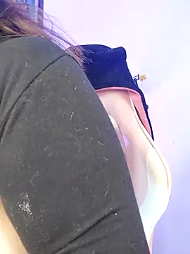 ItsNaiixa online show from March 1, 2025, 11:47 pm