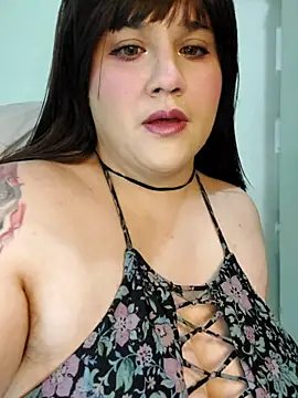 Snapshot of ItsNaiixa chatting on December 21, 2025, 5:47 pm ItsNaiixa online show from December 21, 2025, 5:47 pm