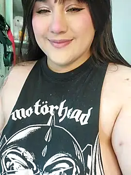 Snapshot of ItsNaiixa chatting on February 15, 2026, 6:29 pm ItsNaiixa online show from February 15, 2026, 6:29 pm