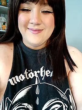 ItsNaiixa online show from April 4, 2026, 8:59 pm