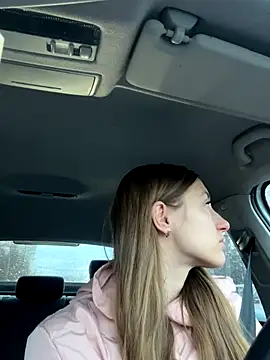 KateRedgar online show from November 13, 2025, 7:01 am