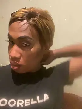 Moorella1 online show from November 29, 2025, 6:08 pm