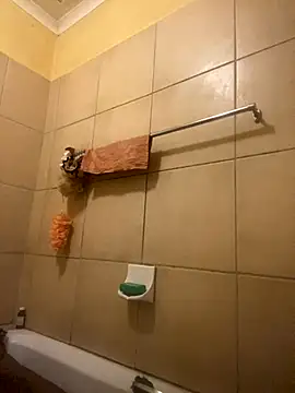 Moorella1 online show from December 3, 2025, 4:50 pm