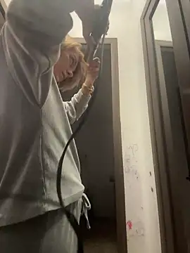 Snapshot of tanyagrey chatting on November 7, 2025, 6:18 am tanyagrey online show from November 7, 2025, 6:18 am