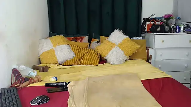 Snapshot of GaggingQueenxx chatting on March 14, 2026, 8:09 am GaggingQueenxx online show from March 14, 2026, 8:09 am