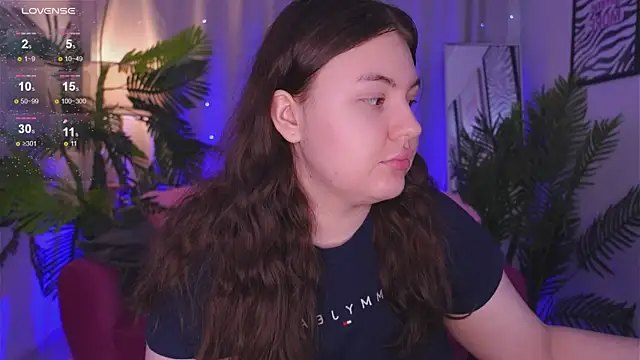 Mia  Peach online show from March 13, 2025, 9:05 pm