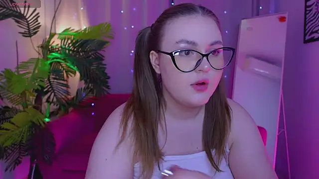 Mia  Peach online show from February 15, 2025, 10:21 pm