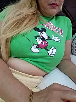 Snapshot of lamorbosa37 chatting on March 14, 2025, 5:57 pm lamorbosa37 online show from March 14, 2025, 5:57 pm