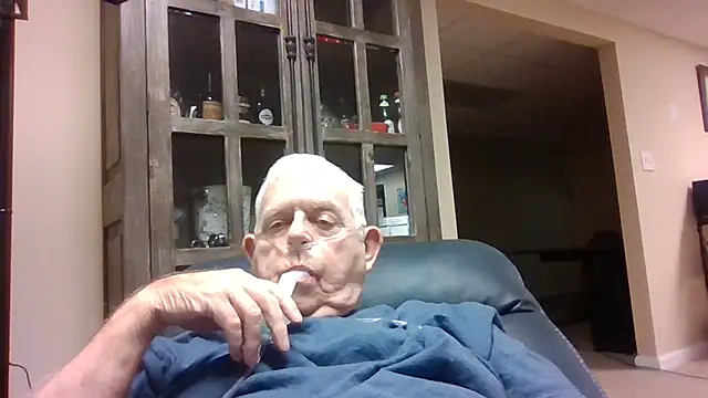 Snapshot of bootlegmanz chatting on September 26, 2025, 5:09 pm bootlegmanz online show from September 26, 2025, 5:09 pm