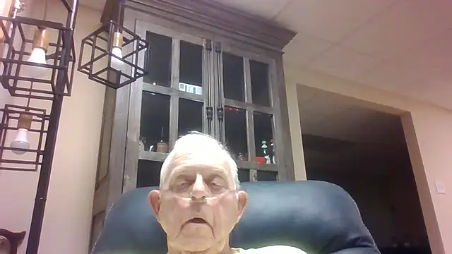 Snapshot of bootlegmanz chatting on October 19, 2025, 4:54 pm bootlegmanz online show from October 19, 2025, 4:54 pm