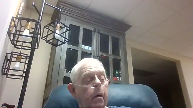 Snapshot of bootlegmanz chatting on October 17, 2025, 1:24 pm bootlegmanz online show from October 17, 2025, 1:24 pm