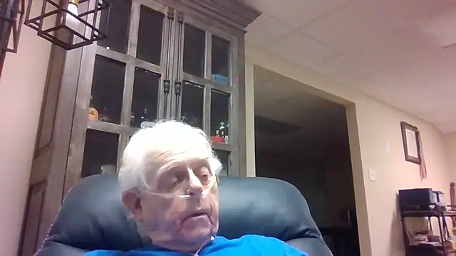 Snapshot of bootlegmanz chatting on April 19, 2026, 4:19 pm bootlegmanz online show from April 19, 2026, 4:19 pm