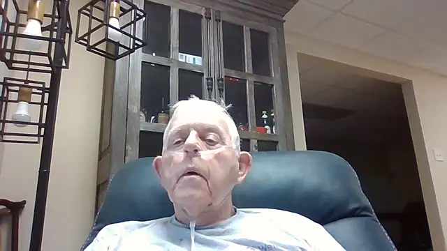 Snapshot of bootlegmanz chatting on October 1, 2025, 8:13 pm bootlegmanz online show from October 1, 2025, 8:13 pm