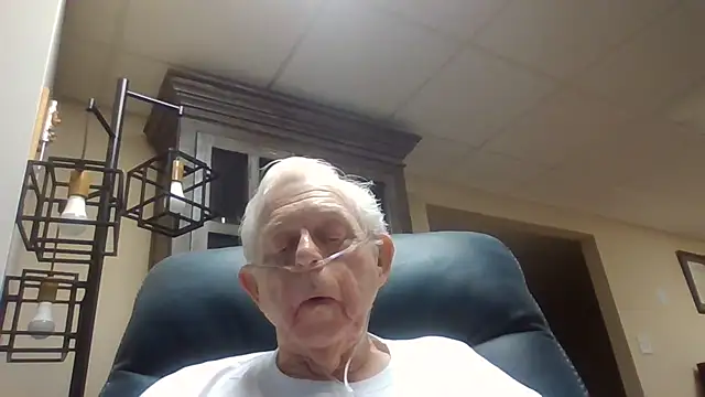 Snapshot of bootlegmanz chatting on June 27, 2026, 6:25 pm bootlegmanz online show from June 27, 2026, 6:25 pm