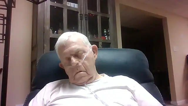 Snapshot of bootlegmanz chatting on October 16, 2025, 6:05 pm bootlegmanz online show from October 16, 2025, 6:05 pm