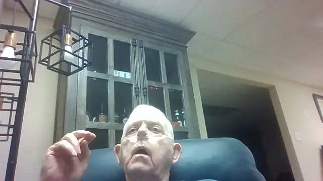 Snapshot of bootlegmanz chatting on September 20, 2025, 11:37 am bootlegmanz online show from September 20, 2025, 11:37 am