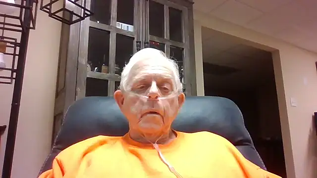 Snapshot of bootlegmanz chatting on December 15, 2025, 6:58 pm bootlegmanz online show from December 15, 2025, 6:58 pm