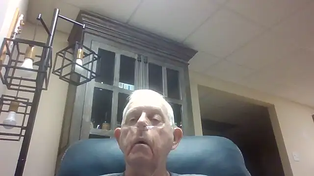 Snapshot of bootlegmanz chatting on September 21, 2025, 2:00 pm bootlegmanz online show from September 21, 2025, 2:00 pm