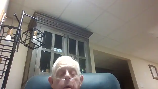 Snapshot of bootlegmanz chatting on November 17, 2025, 2:43 pm bootlegmanz online show from November 17, 2025, 2:43 pm