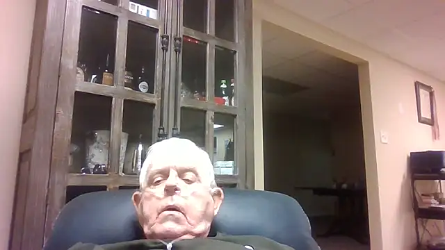 Snapshot of bootlegmanz chatting on December 1, 2025, 5:14 pm bootlegmanz online show from December 1, 2025, 5:14 pm