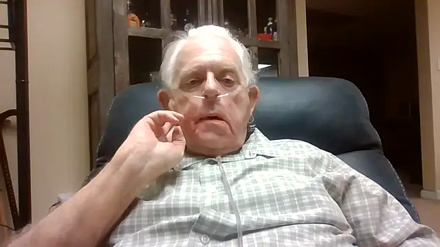 Snapshot of bootlegmanz chatting on April 23, 2026, 3:02 am bootlegmanz online show from April 23, 2026, 3:02 am