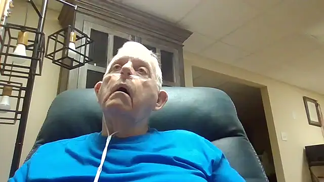 Snapshot of bootlegmanz chatting on October 6, 2025, 1:23 pm bootlegmanz online show from October 6, 2025, 1:23 pm