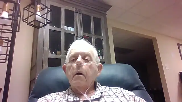 Snapshot of bootlegmanz chatting on December 2, 2025, 4:41 pm bootlegmanz online show from December 2, 2025, 4:41 pm